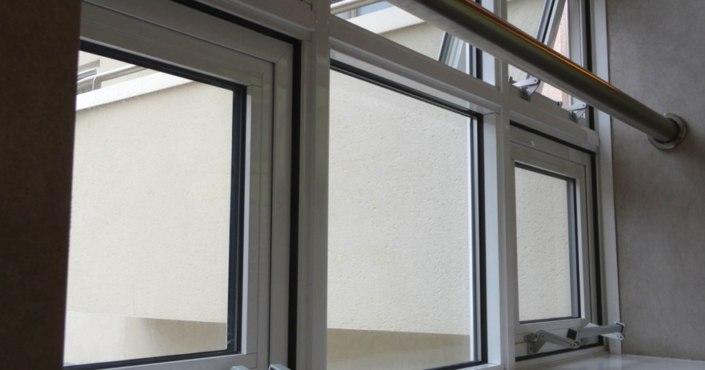 double hung vinyl windows